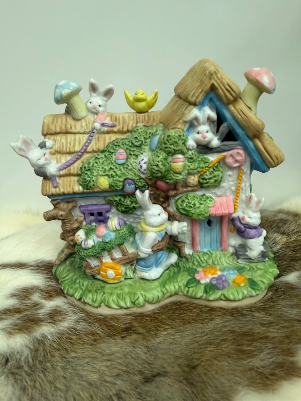 Easter Bunny House- EJ694